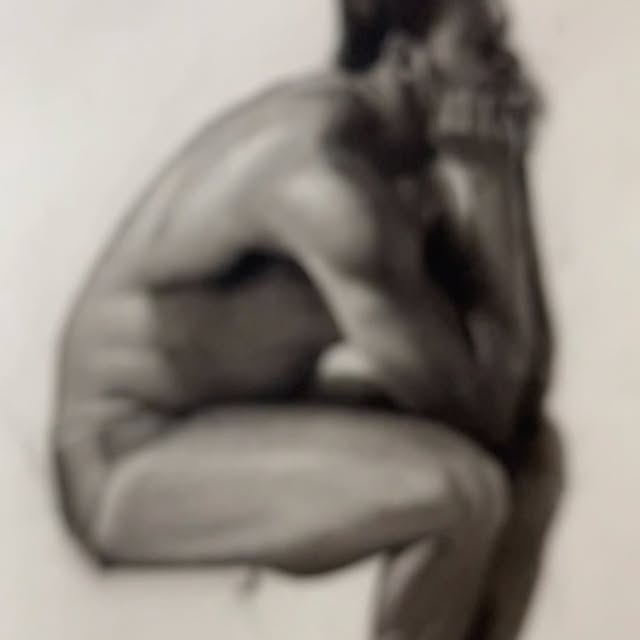 Estudo em grafite de uma figura humana sentada